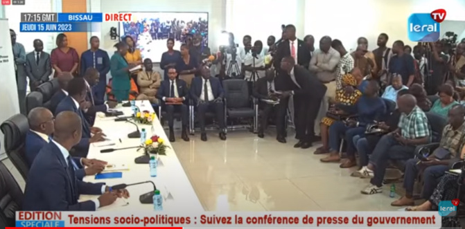 Amadou Bâ : "Pour brouiller les repères informationnels, sont supprimées ou discréditées dans certains médias et dans les réseaux sociaux, les informations pouvant..."