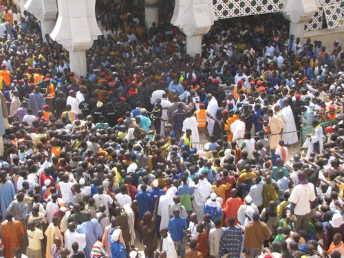 Exclusif - Vidéo: Manifestation à Touba contre Charlie Hebdo