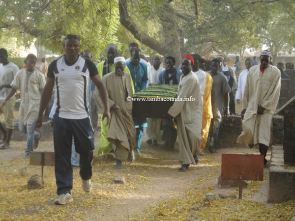 Photos - Tambacounda: Le Président du Conseil Constitutionnel Cheikh Tidiane Diakhaté porté en terre