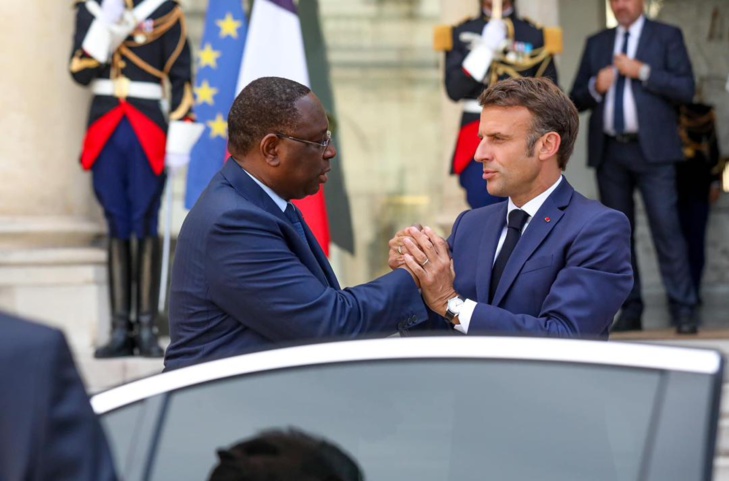 Sommet de Paris/ Renforcer la coopération et la compréhension mutuelle: Le Président du Sénégal et le Président français discutent des relations bilatérales et des enjeux mondiaux Sommet de Paris/ Renforcer la coopération et la compréhension mutuelle: Le Président du Sénégal et le Président français discutent des relations bilatérales et des enjeux mondiaux