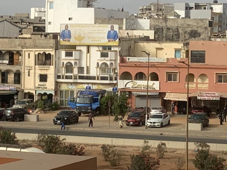 Le siège du PRP de Déthié Fall, encore barricadé: Les jeunes et des femmes de Yewwi Askan Wi dénoncent la poursuite d’une forfaiture Le siège du PRP de Déthié Fall, encore barricadé: Les jeunes et des femmes de Yewwi Askan Wi dénoncent la poursuite d’une forfaiture
