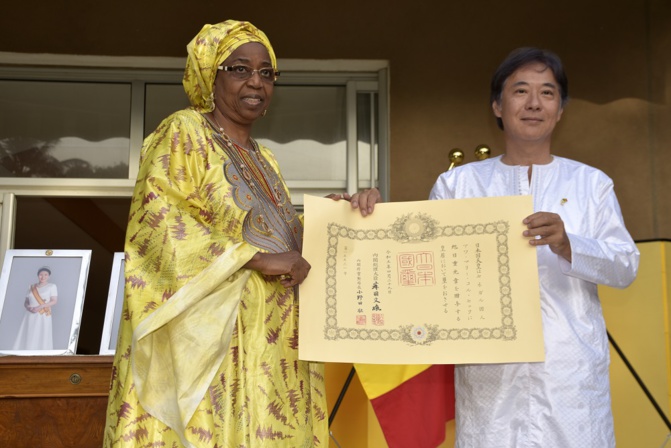 Pour sa contribution significative dans le domaine de la santé : Pr Awa Marie Coll Seck  décorée par le Japon