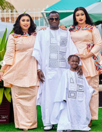 Tabaski : Aïda Samb, sa coépouse et leur mari, en toute complicité (Photos) Tabaski : Aïda Samb, sa coépouse et leur mari, en toute complicité (Photos)