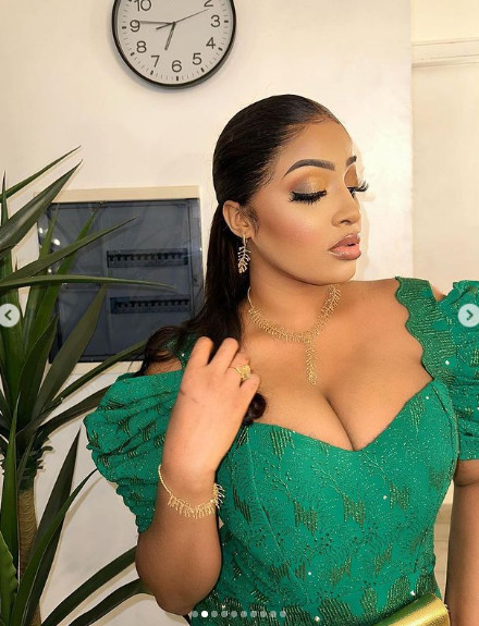 Tabaski: L'actrice Betty radieuse dans sa robe verte (Photos) Tabaski: L'actrice Betty radieuse dans sa robe verte (Photos)