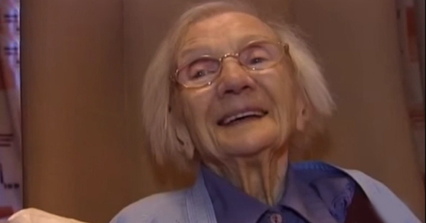 Cette femme âgée de 109 ans affirme que le secret pour vivre longtemps, c'est d'éviter les hommes