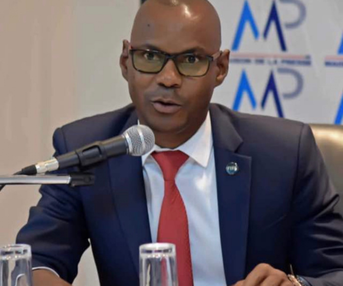 Libre parole de "Sud Quotidien" : Macky, tel un lièvre ! Par  Abdoulaye Thiam 