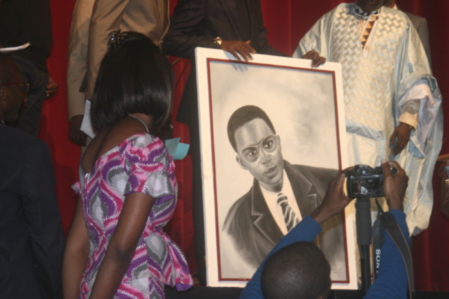 La surprise de Kouthia à Cheikh Amar : un tableau de son père. Regardez