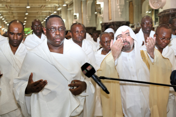Vidéos - Le Président Macky Sall effectue la Oumra