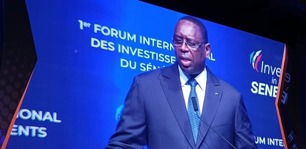 Forum Invest Sénégal : La journaliste Diarra Ndiaye pose une question à Macky Sall et met... Forum Invest Sénégal : La journaliste Diarra Ndiaye pose une question à Macky Sall et met...