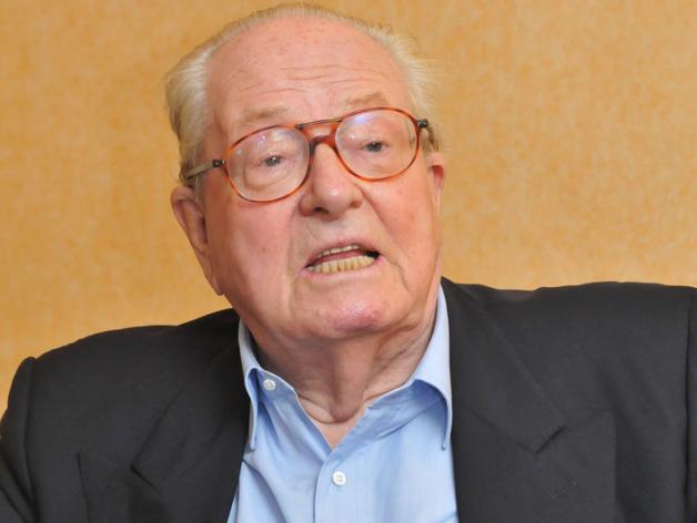 Jean-Marie Le Pen blessé après un incendie à son domicile