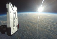 Ils testent la solidité d’une coque d’iPhone en la lançant depuis la stratosphère