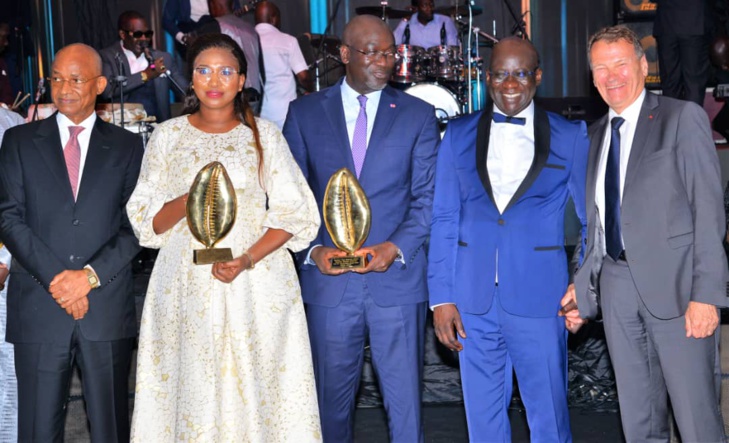 Cauris d'Or: Cauris du Meilleur Manager Homme de l'année 2023 décerné au DG Papa Mademba Bitèye pour l'Excellence conquise et assise à la Senelec