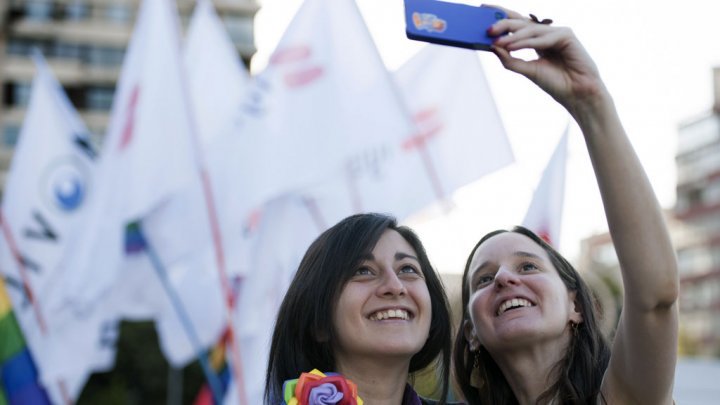Le parlement chilien valide une union civile pour les couples homosexuels