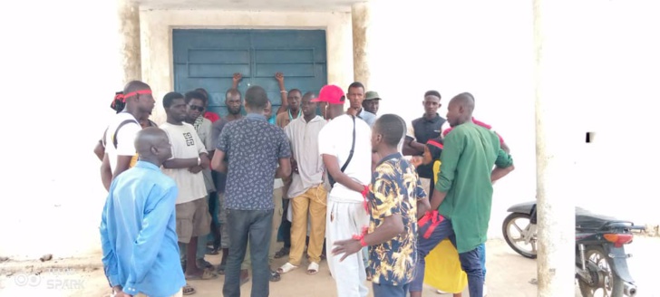 Mouvement d’humeur au FERA de la Commune de Bakel: Le collectif des employés réclame 8 mois de salaires et proteste contre leur Direction générale Mouvement d’humeur au FERA de la Commune de Bakel: Le collectif des employés réclame 8 mois de salaires et proteste contre leur Direction générale