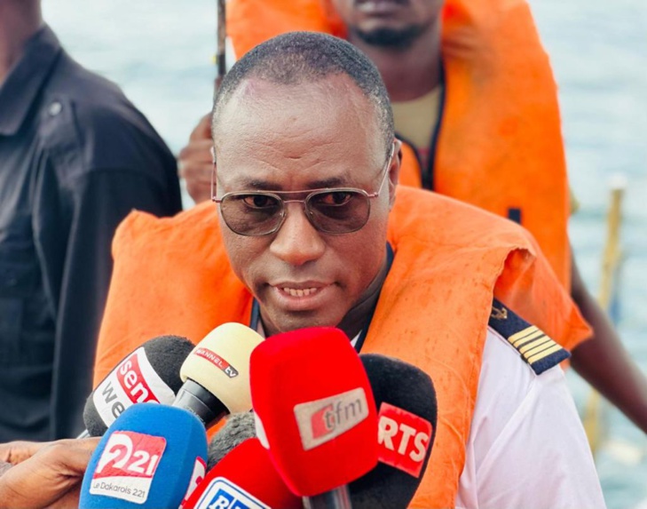 Suite au tragique chavirement d’une pirogue à Ouakam: Antoine Félix Abdoulaye Diome, Ministre de l’Intérieur s’est rendu sur les lieux en mer Suite au tragique chavirement d’une pirogue à Ouakam: Antoine Félix Abdoulaye Diome, Ministre de l’Intérieur s’est rendu sur les lieux en mer