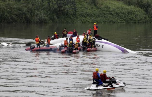 Un avion de ligne s'écrase au décollage à Taipeh