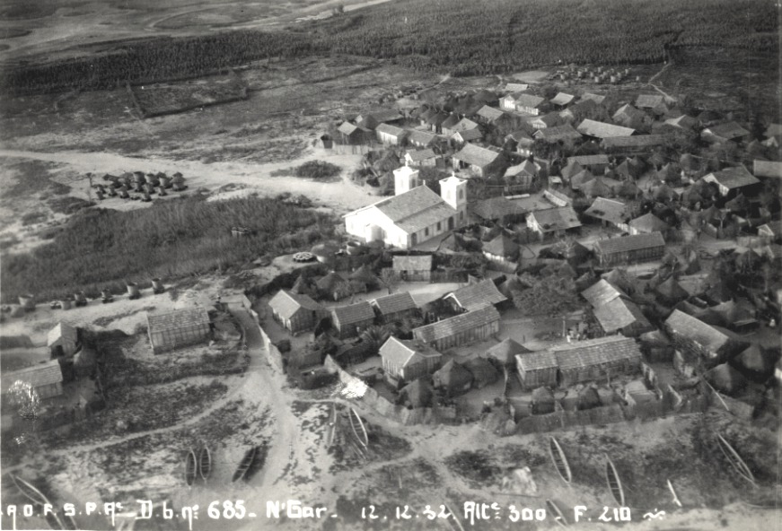 Ngor 1932 : Sa plage, ses forêts, sa mosquée et ses greniers à mil…