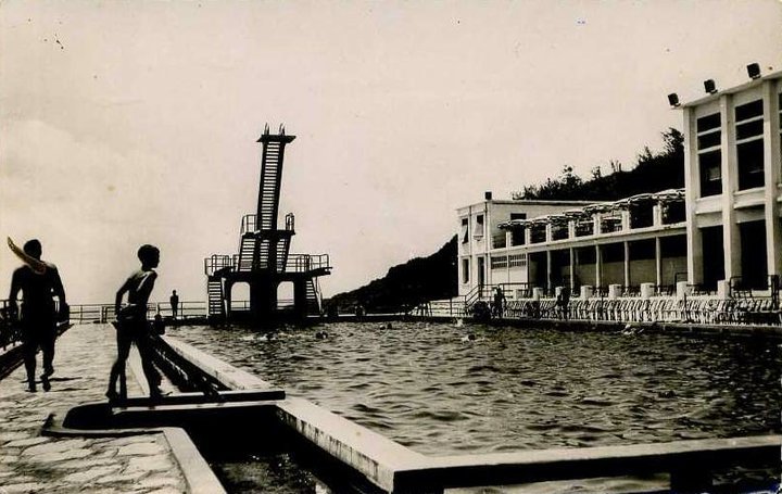 La piscine du Lido : construite sur la Petite corniche