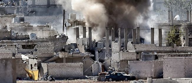 Une otage américaine tuée lors d'un raid de la coalition, affirme l'EI
