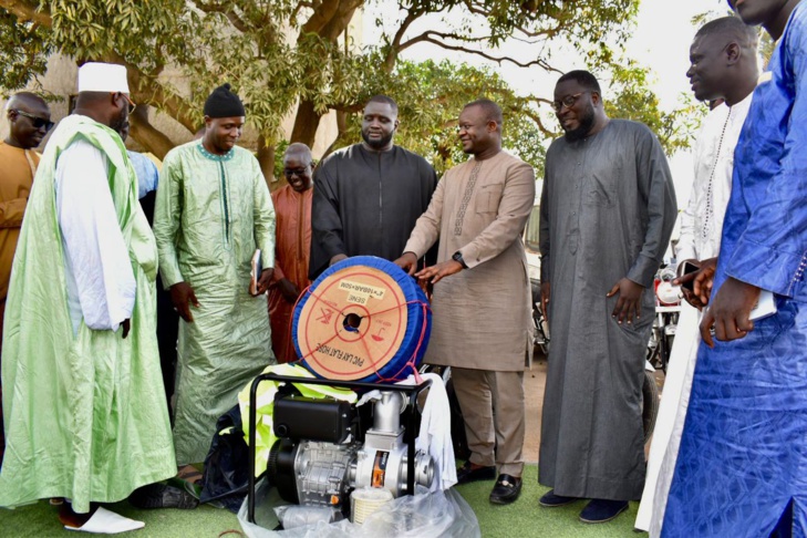 Photos/ ONAS : Cérémonie de remise de pick-up et motos à ses agents et des matériels de lutte contre les inondations aux maires de Pire, Richard Toll et Touba Photos/ ONAS : Cérémonie de remise de pick-up et motos à ses agents et des matériels de lutte contre les inondations aux maires de Pire, Richard Toll et Touba