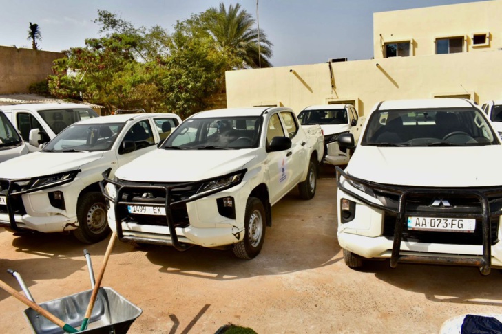 Photos/ ONAS : Cérémonie de remise de pick-up et motos à ses agents et des matériels de lutte contre les inondations aux maires de Pire, Richard Toll et Touba