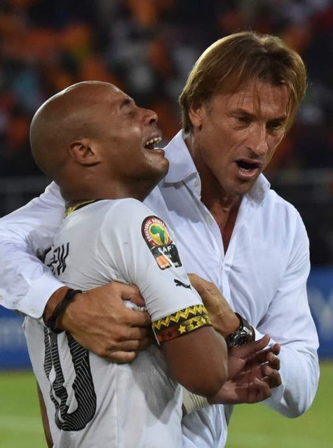 Arrêt sur image : Hervé Renard console André Ayew effondré