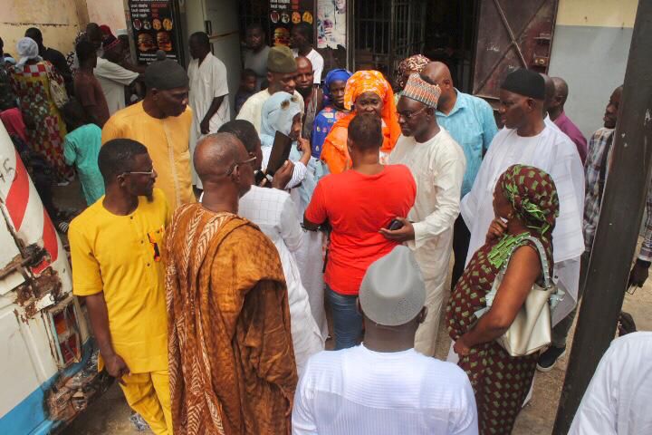 Attentat perpétré contre un bus à Yarakh: Le PDS a rendu visite au propriétaire du bus, aux blessés et à la famille des défuntes Attentat perpétré contre un bus à Yarakh: Le PDS a rendu visite au propriétaire du bus, aux blessés et à la famille des défuntes