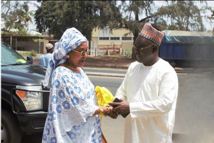 Attentat perpétré contre un bus à Yarakh: Le PDS a rendu visite au propriétaire du bus, aux blessés et à la famille des défuntes Attentat perpétré contre un bus à Yarakh: Le PDS a rendu visite au propriétaire du bus, aux blessés et à la famille des défuntes