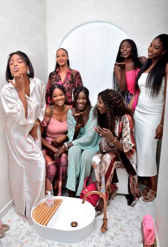 Inauguration du nouveau salon de Ndèye Sokhna, la fille de Youssou Ndour au Sea Plaza en images (Photos) Inauguration du nouveau salon de Ndèye Sokhna, la fille de Youssou Ndour au Sea Plaza en images (Photos)