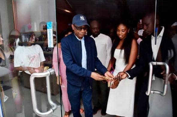 Inauguration du nouveau salon de Ndèye Sokhna, la fille de Youssou Ndour au Sea Plaza en images (Photos) Inauguration du nouveau salon de Ndèye Sokhna, la fille de Youssou Ndour au Sea Plaza en images (Photos)