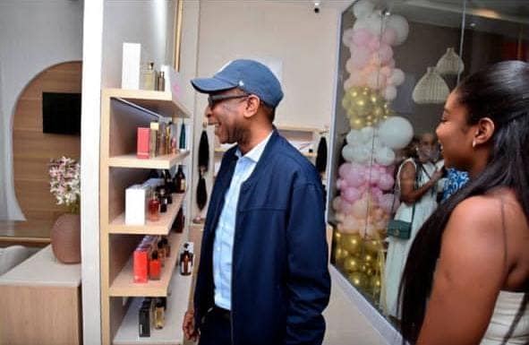 Inauguration du nouveau salon de Ndèye Sokhna, la fille de Youssou Ndour au Sea Plaza en images (Photos) Inauguration du nouveau salon de Ndèye Sokhna, la fille de Youssou Ndour au Sea Plaza en images (Photos)