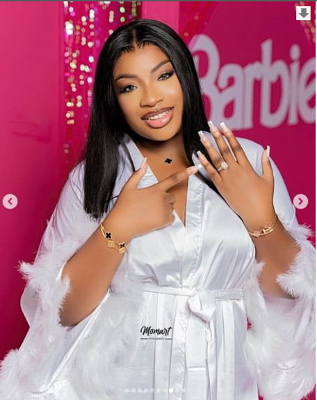 Enterrement de sa vie de jeune fille: La fille de Youssou Ndour, Vénus, adopte le look Barbie (Photos) Enterrement de sa vie de jeune fille: La fille de Youssou Ndour, Vénus, adopte le look Barbie (Photos)