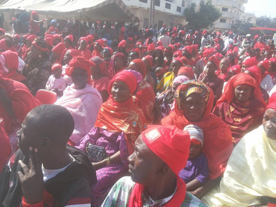 Arrêt sur images: Colobane en rouge pour soutenir ses enfants Cheikh Sidath Mané et Cheikh Diop