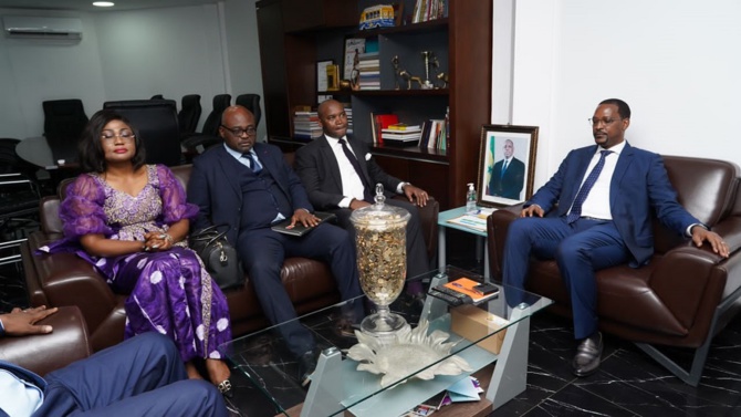 Coopération : La CDC Sénégal reçoit l'équipe dirigeante de la Caisse des Dépôts du Cameroun. Coopération : La CDC Sénégal reçoit l'équipe dirigeante de la Caisse des Dépôts du Cameroun.