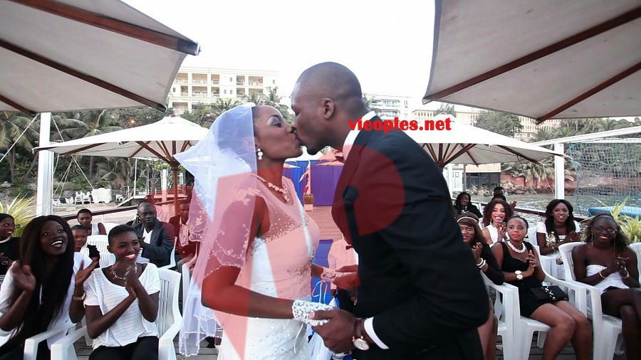Photos: faux mariage de Queen Biz… Regardez