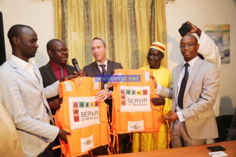 Sécurité en  mer :   La Fondation servir le Sénégal offre 200 gilets de sauvetage aux pêcheurs de Ouakam