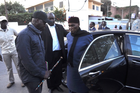 Abdoulaye Wade visite sa maison du Point E