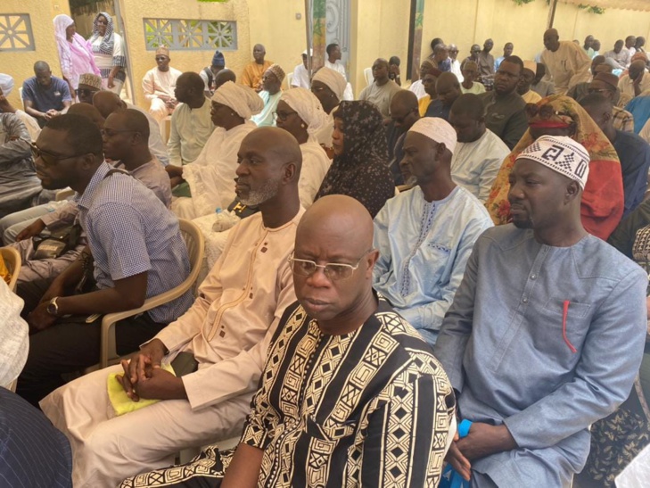 Cérémonie du 3e jour du décès d'Oumar Fall : Idrissa Seck présent, accompagné d'une forte délégation Cérémonie du 3e jour du décès d'Oumar Fall : Idrissa Seck présent, accompagné d'une forte délégation