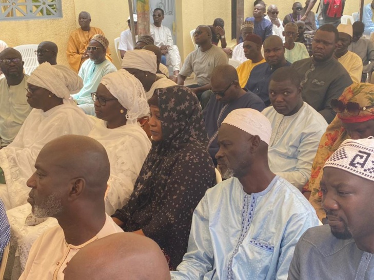 Cérémonie du 3e jour du décès d'Oumar Fall : Idrissa Seck présent, accompagné d'une forte délégation Cérémonie du 3e jour du décès d'Oumar Fall : Idrissa Seck présent, accompagné d'une forte délégation