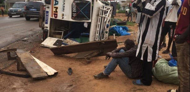 Un car" Ndiaga Ndiaye" se renverse : 15 blessés graves enregistrés Un car" Ndiaga Ndiaye" se renverse : 15 blessés graves enregistrés