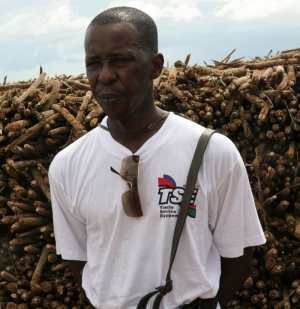 Cheikh Amar offre 10.000 tonnes de phosphatages de fond d’une valeur de 2 milliards de FCFA aux agriculteurs