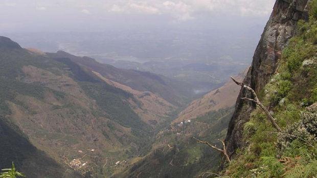 Sri Lanka : durant sa lune de miel, un touriste chute d'une falaise de 1 200 mètres et s'en sort indemne