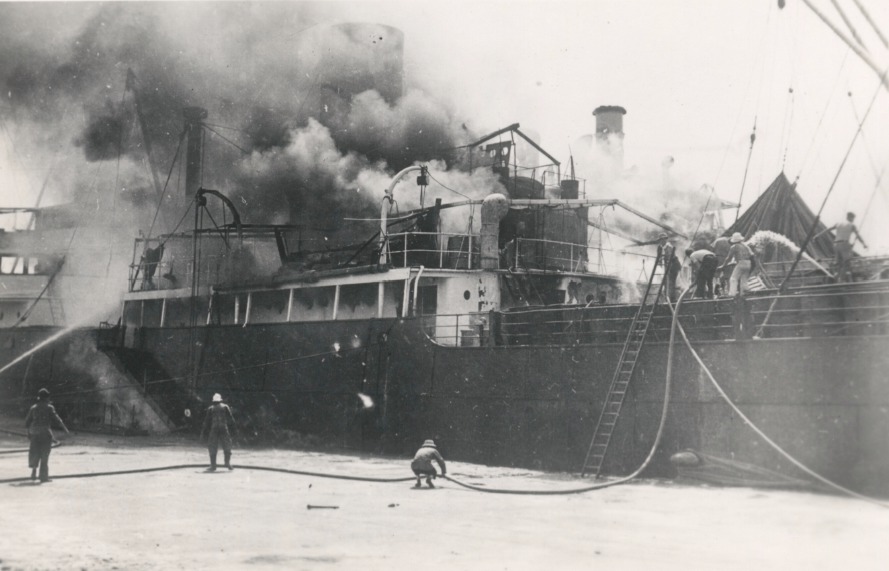 Le Tacoma:  Ce navire a été bombardé lors de la bataille de Dakar en 1940