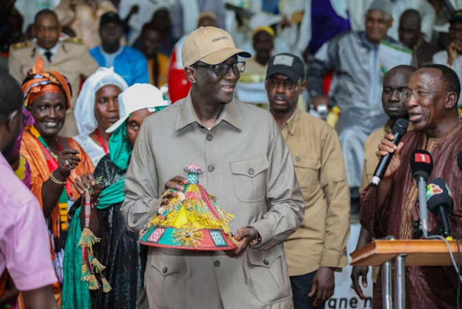 Photos/ Vélingara: Le Premier Ministre Amadou Ba effectue la pose de la première pierre du PCZA