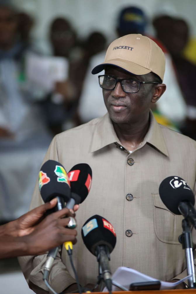 Photos/ Vélingara: Le Premier Ministre Amadou Ba effectue la pose de la première pierre du PCZA