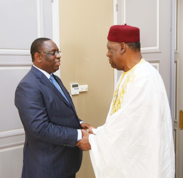 Macky Sall reçoit Issa Hayatou 