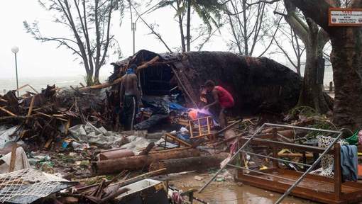 Son pays ravagé par un violent cyclone, le président du Vanuatu appelle à l'aide internationale