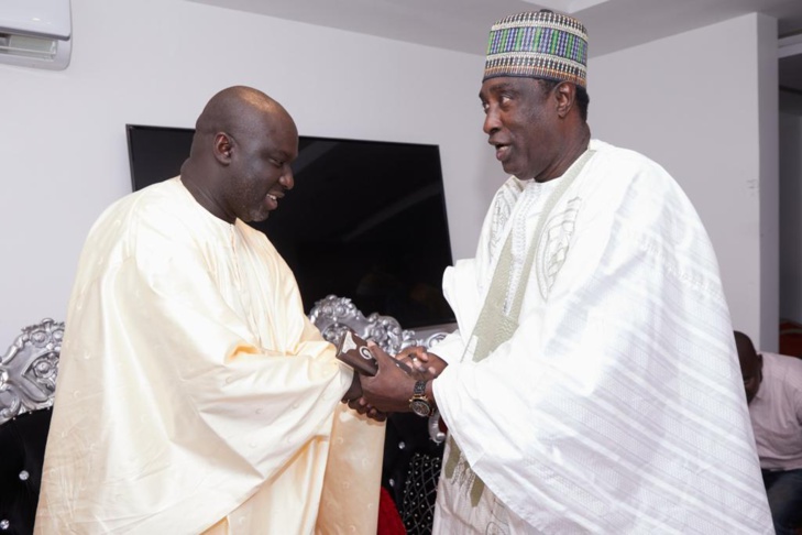 Parrainage du candidat de BBY, Amadou Bâ : Abdou Karim Fofana reçoit en audience les commerçants des marchés Petersen et Colobane 