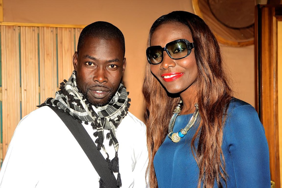 Le photographe Vieux Ndiaye en parfaite complicité avec Coumba Gawlo