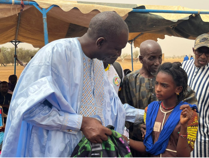 Matam : Abdoul Ly, ancien DG de l’ARTP, offre 300 kits scolaires à quatre écoles de la commune de Bokidiawé Matam : Abdoul Ly, ancien DG de l’ARTP, offre 300 kits scolaires à quatre écoles de la commune de Bokidiawé